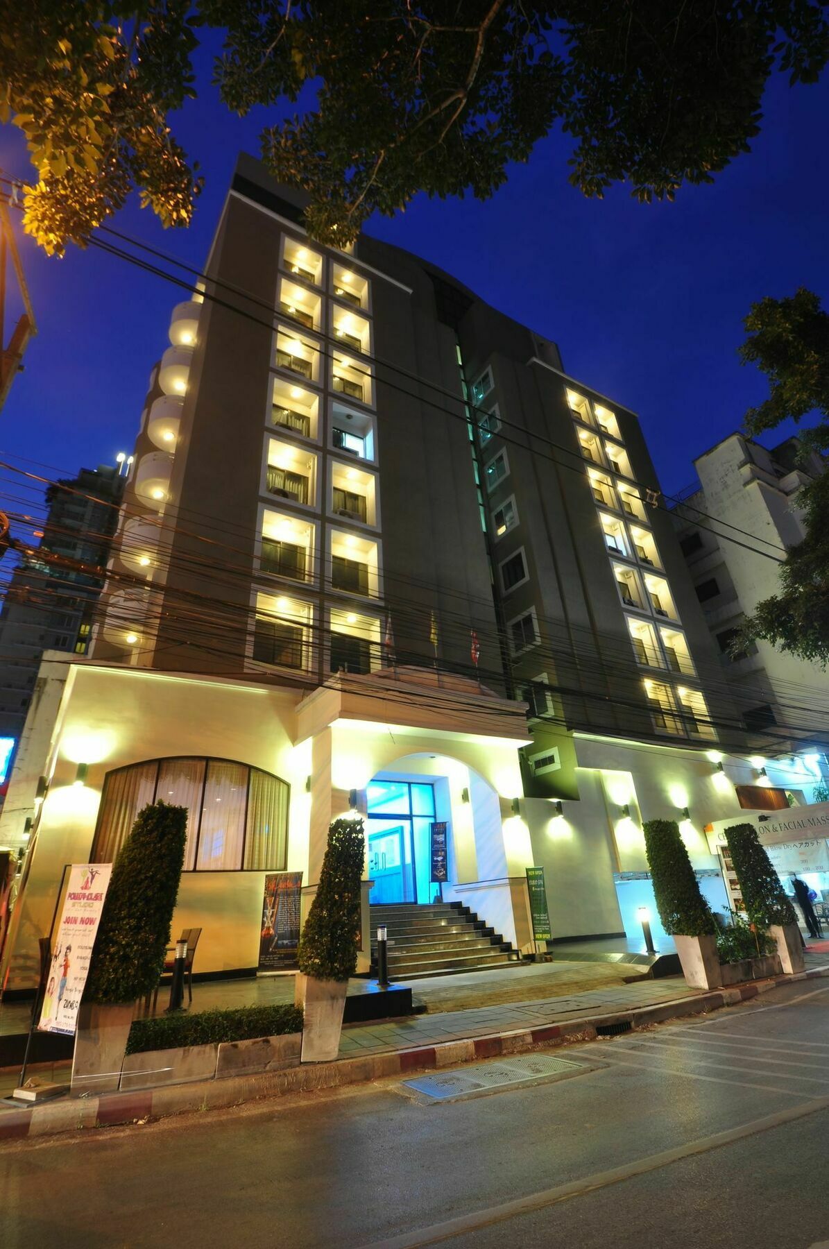 The Euro Grande Hotel Bangkok Exterior photo